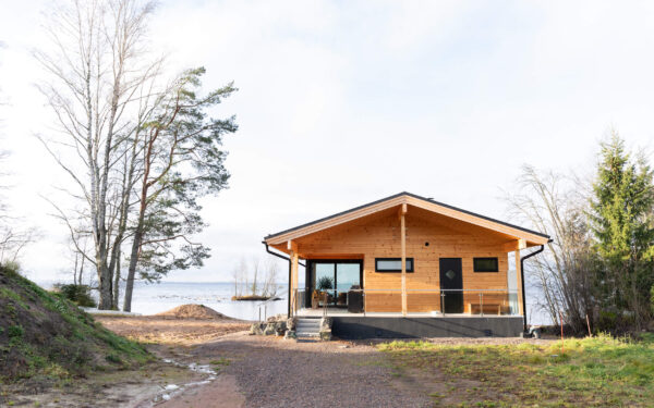 Hirsihuvila Säkylässä Pyhäjarvellä