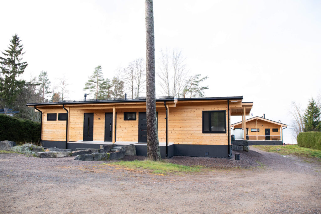 Moderni Pluspuu hirsitalo Säkylässä